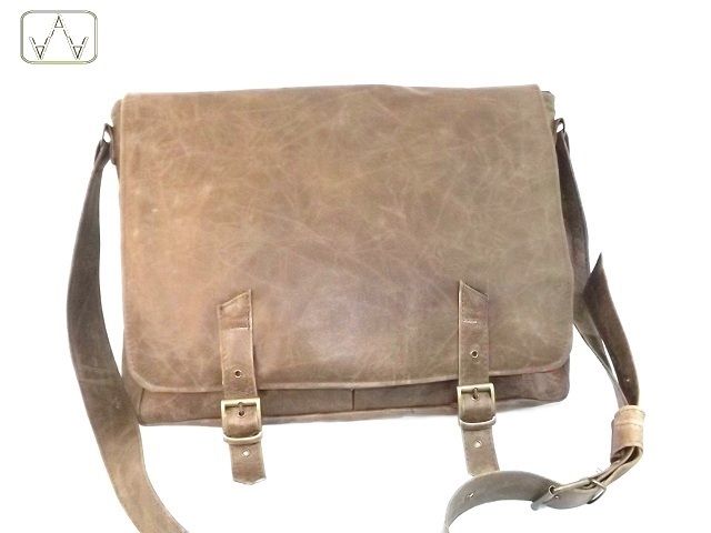 BORSA MESSENGER IN PELLE VITELLO, MOD: PRAD. G - NABUCATO VINTAGE ALBERATO