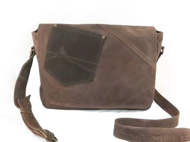 BORSA DA UOMO STILE MESSENGER IN VERA PELLE NABUCATA, MOD: BAG - POCKET