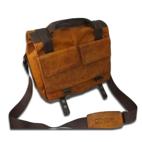 MESSENGER UOMO IN PELLE VITELLO VINTAGE , MOD: BORSA A TRACOLLA - OMEGA 15