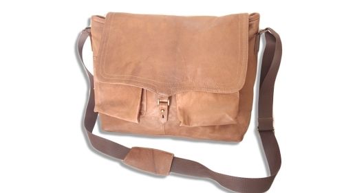 BORSA A TRACOLLA ARTIGIANALE UOMO IN VERA PELLE, MOD:TUFO-BROWN