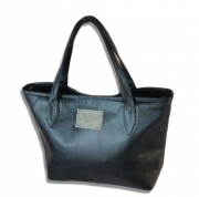 BORSA DA DONNA IN PELLE COLOR NERO. MOD MARTINA testo